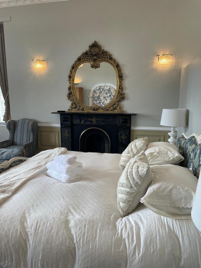 The Old Club Bed & Breakfast Пензанс Екстериор снимка