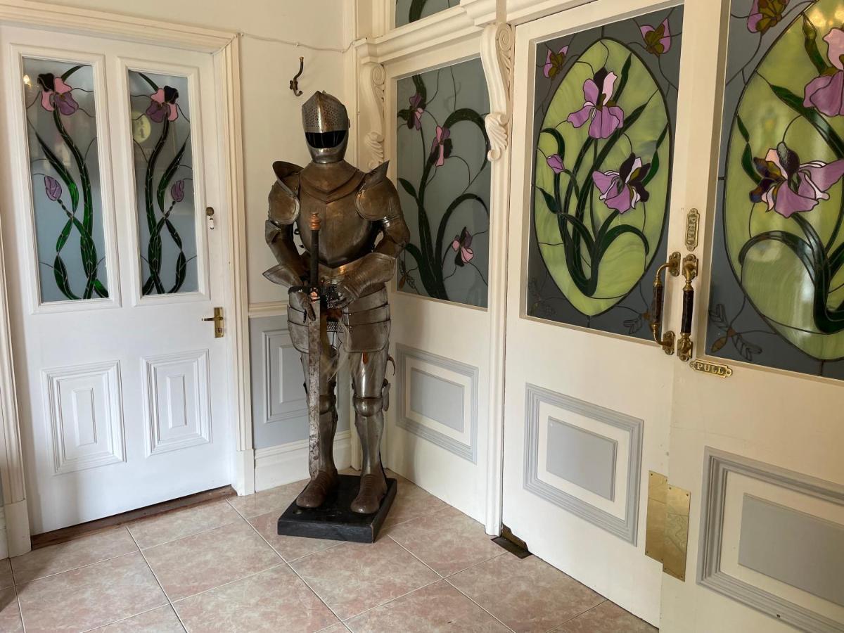 The Old Club Bed & Breakfast Пензанс Екстериор снимка